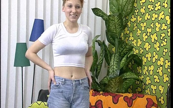 YOUR FIRST PORN: Laura - Ein Maedchen Aus Ost Berlin - Laura - dziewczyna z Berlina...
