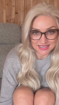 Geiles Wohnheim-schätzchen Wichs-striptease - ich Werde Dich Zum Kommen Bringen, Baby