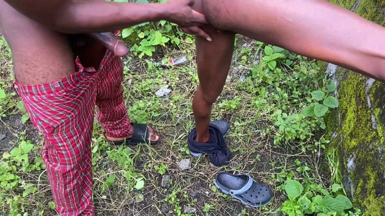 NaijaTeens: Fucked a Slut Behind My College Bush