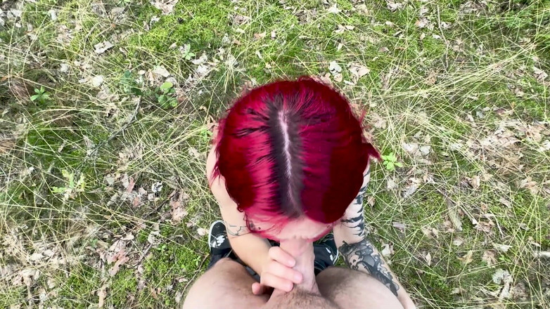 Cedric and Sofi: Sex oral în aer liber în pădure - Aproape că am fost prinși