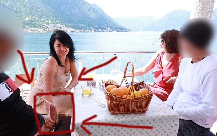 Alexandra Wett: Umum! Ngocok kontol hot di restoran