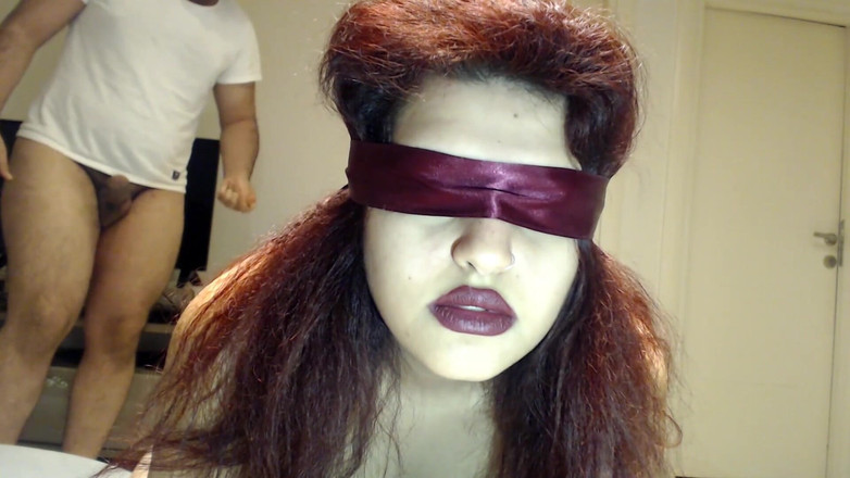 Evelyn Butt: Żona z zasłoniętymi oczami nie ma pojęcia, ale zerżnięta przez...