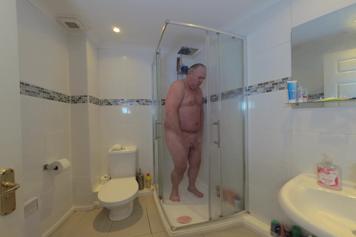 Solo Male VR180 Billy the Bear: Vr180 Getting Soapy in the Shower