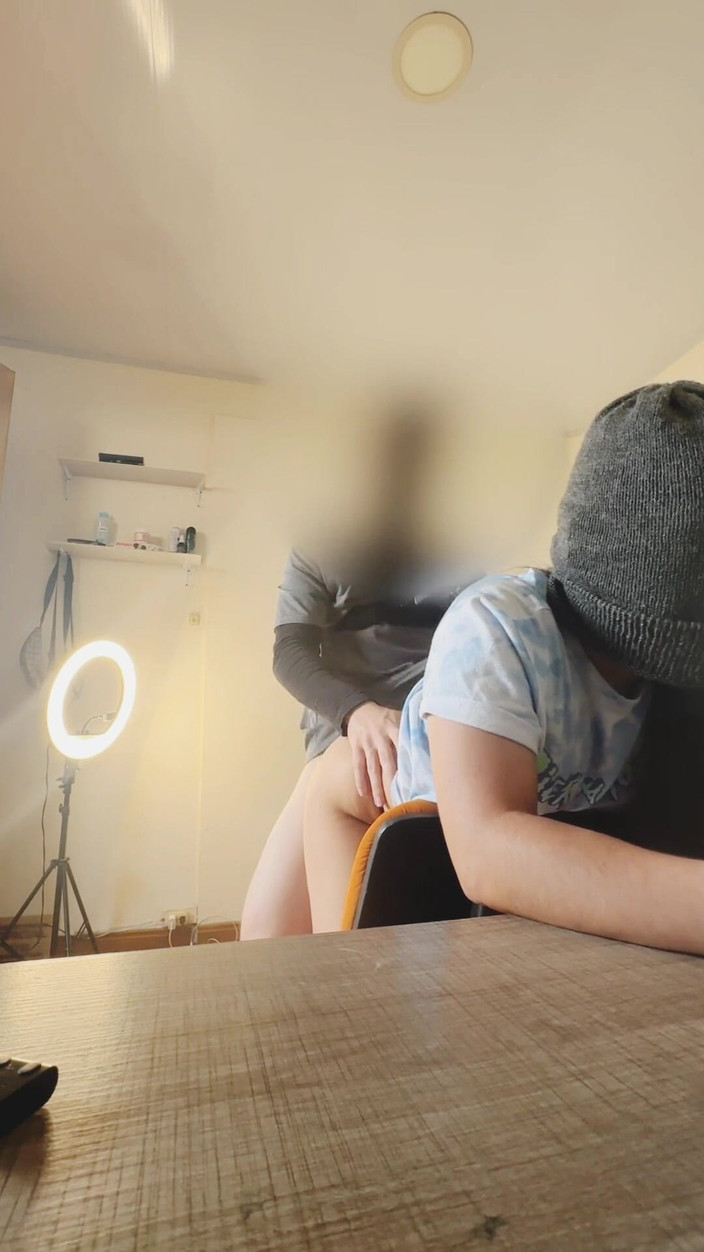 Mo kanno: J’ai baisé ma copine égyptienne dans mon bureau