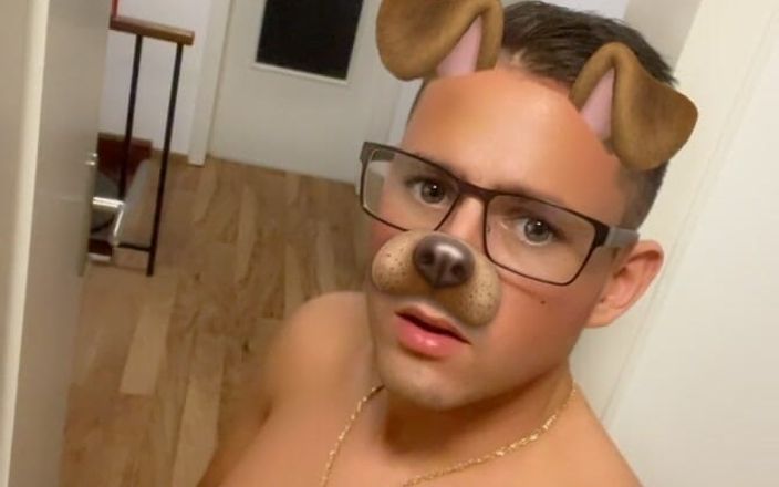 Twinkboy82: シャワーを浴びる前にクイックジャークオフ