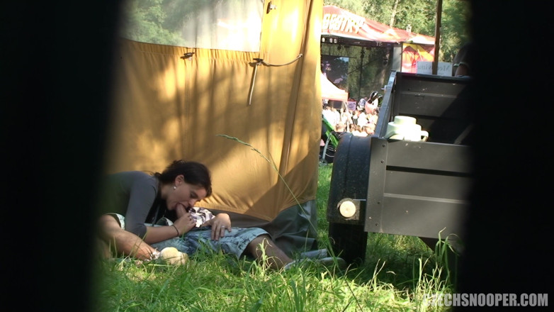 Czech Snooper: Czech Snooper 6: scandalo festival - due donne calde mettono su uno...