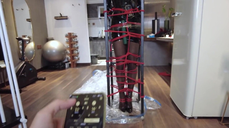 Aisan girl bondage: Mz32 - Bound Within a Metal Device, Reaching a Vibrating Climax.