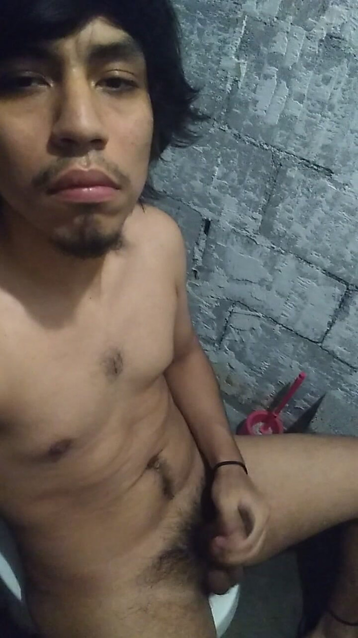 AlexAlejandro13: 上厕所时非常汗流漉漉