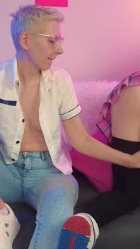 Femboy的挤奶与最热的射精
