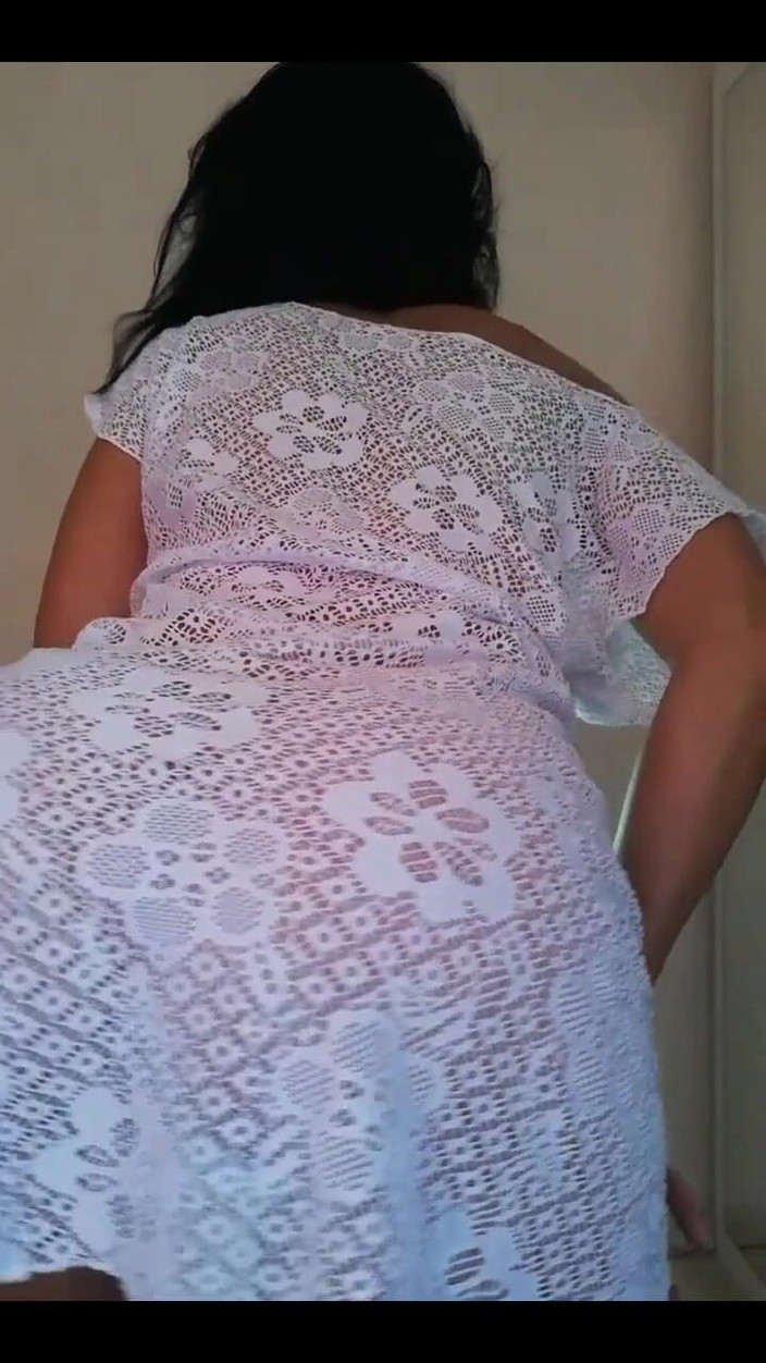 Aliahkey: Líbí se ti moje oblečení nebo tak?