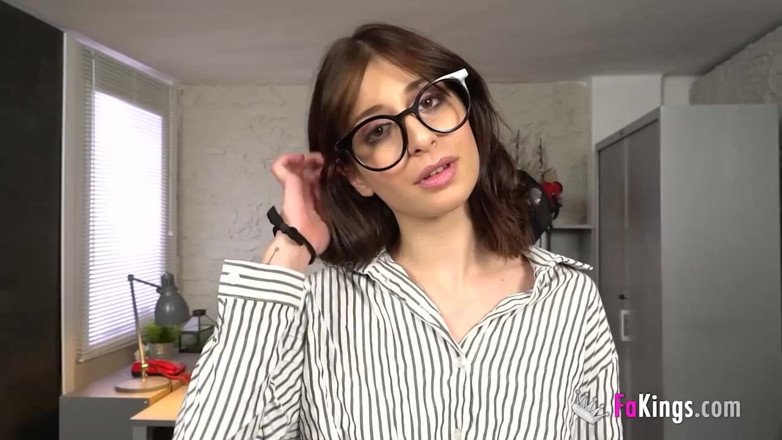 FAKings: Pornoya layık olduğuna emin misin? O zaman bana sikini göster...