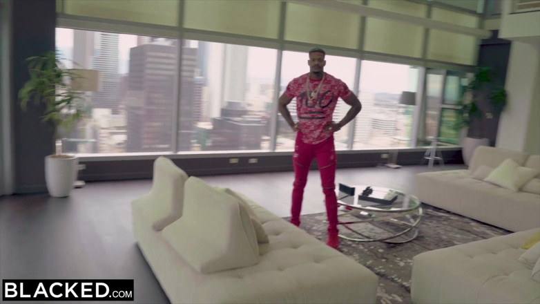 Blacked: Blacked Teen Hip Hop Star se nemůže soustředit, dokud nedostane...