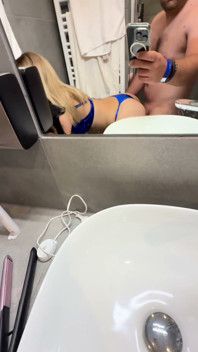 Pieprzę chłopaka mojego najlepszego przyjaciela w łazience, podczas gdy ona jest na zewnątrz na jej poranny bieg