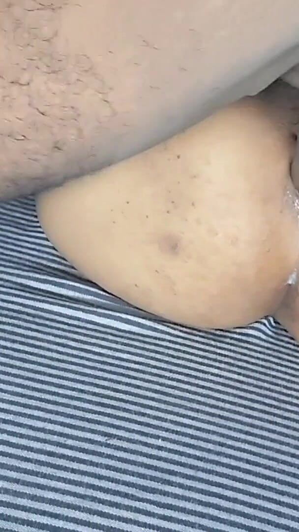 Aarivanal: Chica del pueblo hace sexo anal - culo estirado duro