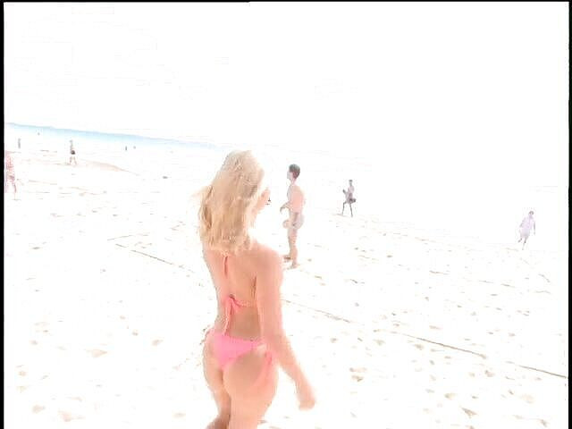 Lucky Cooch: Si cantik blonde suka menemui tempat baru