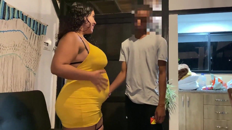 Xara Rouxxx: La matrigna del mio ragazzo ha un rapporto a tre...