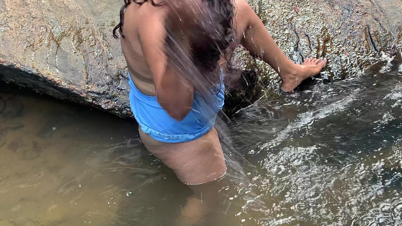 Nuragee studio: Vivo En Una Choza En La Jungla, Y Mientras Me...