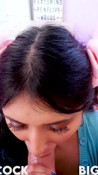 Penelope Woods Cute Sexy Latina w warkoczykach Ogromny kutas POV Obciąganie i spust połykać