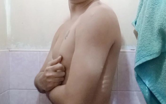 Kraken: Kraken - asiatischer schwuler teenager wichst unter der Dusche (mit heißem stöhnen)
