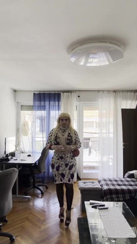 Pearl Vanesa ukazuje své tělo ve svém domě s krásnými perly