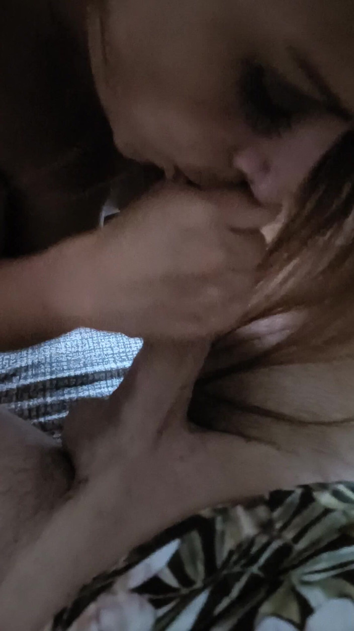 AnissaHale: Engaño a mi esposo con el vecino encantador