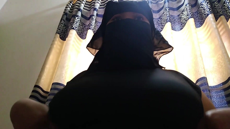 Aria Mia: Boss knulla arabiska muslimska stora bröst &amp;enorm röv