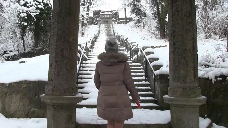 Popp Sylvie: Popp Sylvie - My pussy in the snow