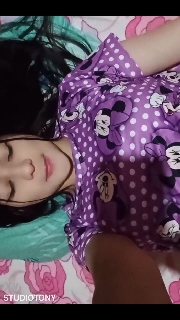 Studiotony: Young Girl