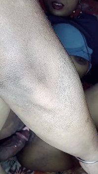 Eu fodo meu meio-irmão virgem e ele acaba me dando uma boa foda até minha bunda ser preenchida com leite