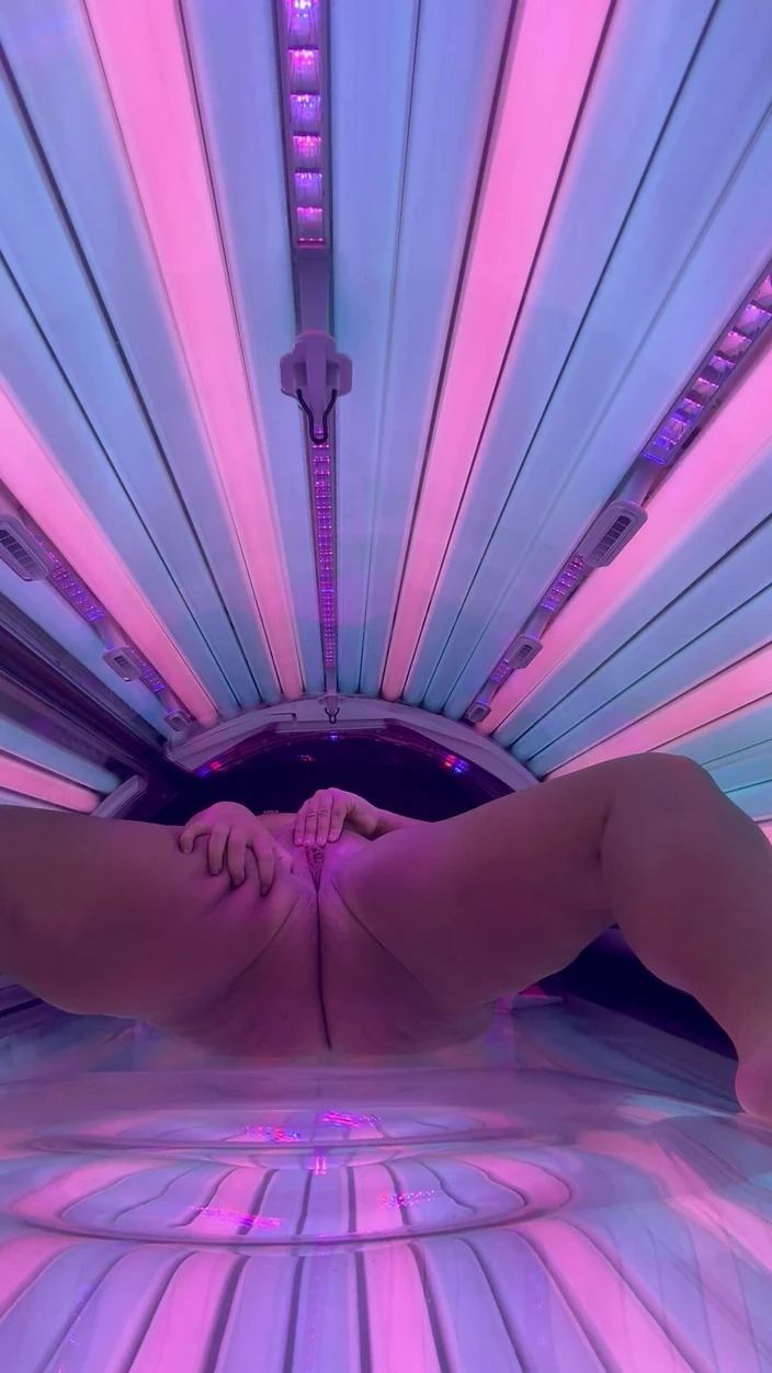 Ella Muprhy: Fingered Myself on the Sunbed