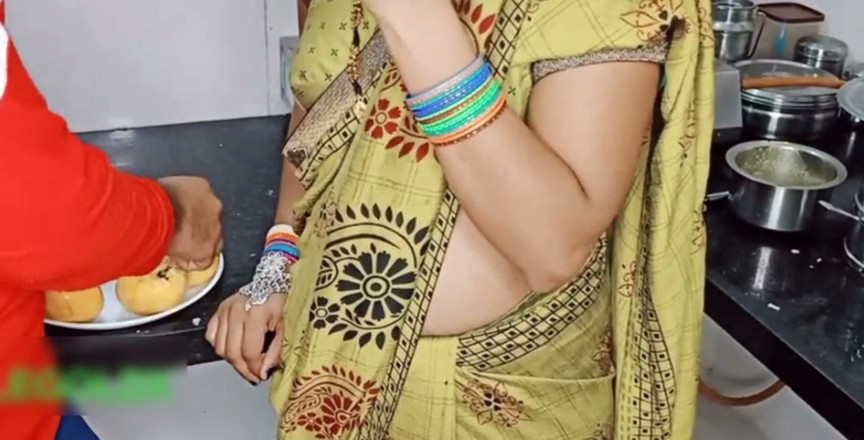 Kavitha_Vintho_: La zia indiana desi mostra le nostre tette calde in...