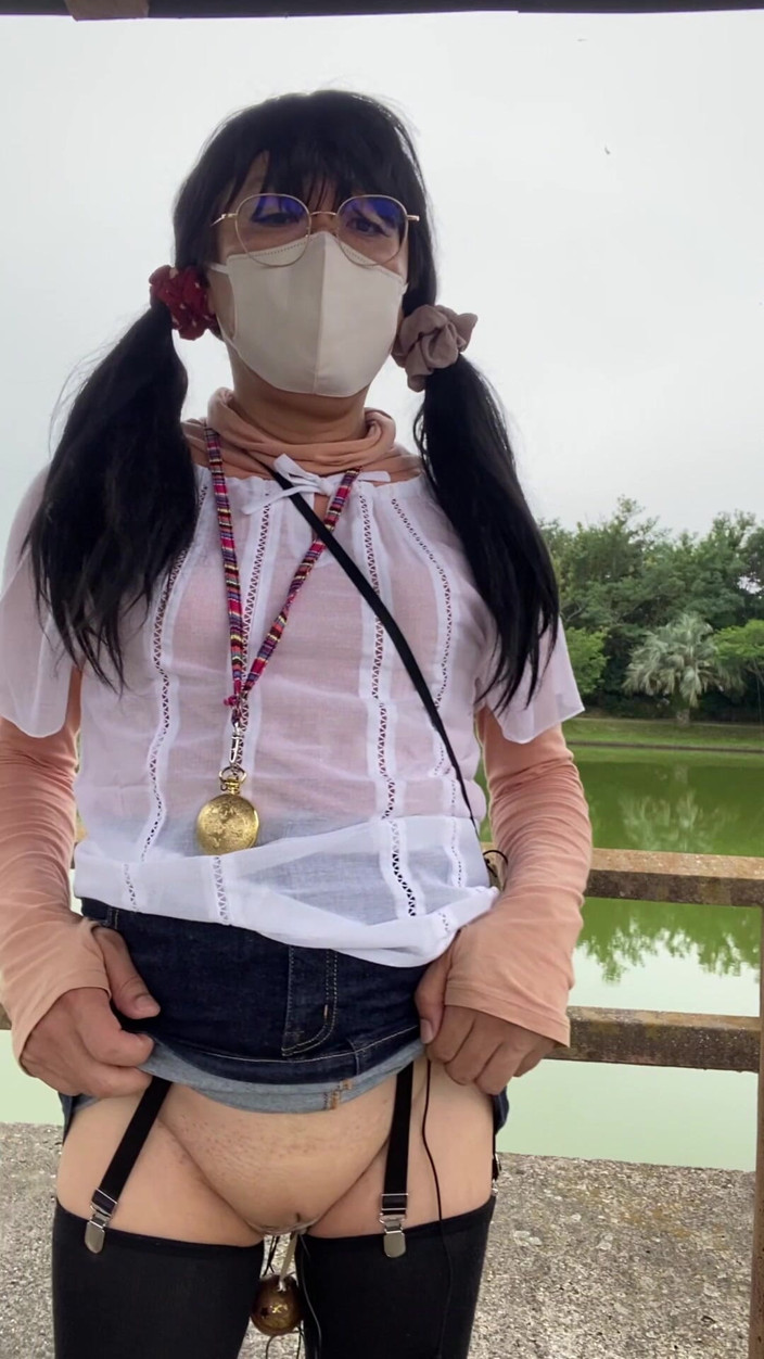 megu2002: No. 279: Showing off Among Anglers in the Park