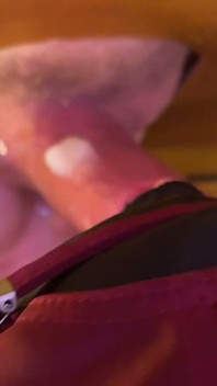กรงอวัยวะเพศ Gloryhole ฉันปลดปล่อยอวัยวะเพศยาวของเขาด้วยหนังหุ้มปลายและรูเจาะ Frenulum