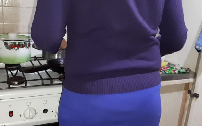 Lesbian-illusion: Non ho atteso la colazione dalla governante, ma l'ho scopata...