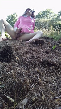 Maricas Lilly Wanking em O Campo dos Sonhos