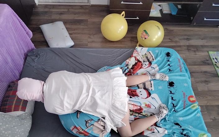 Amateur_MS: Sinnliche Massage eines heißen Paares mit Öl auf dem Körper.