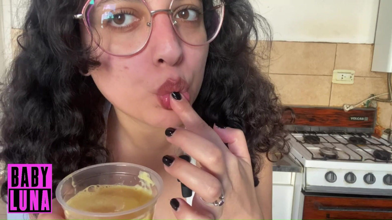 Babyluna939: Avental apenas cozinhando - flan, peitos e doce bagunça parte 4