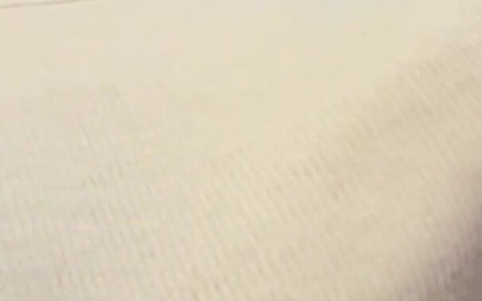 UnderXiaoQiang: 내 음모를 다듬어야 하는가?