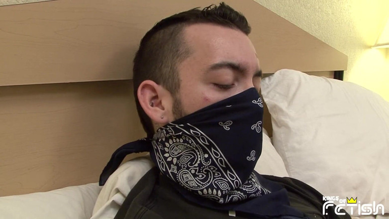 Gay Diaries: Horny guy gives a deep blowjob to his partner on...