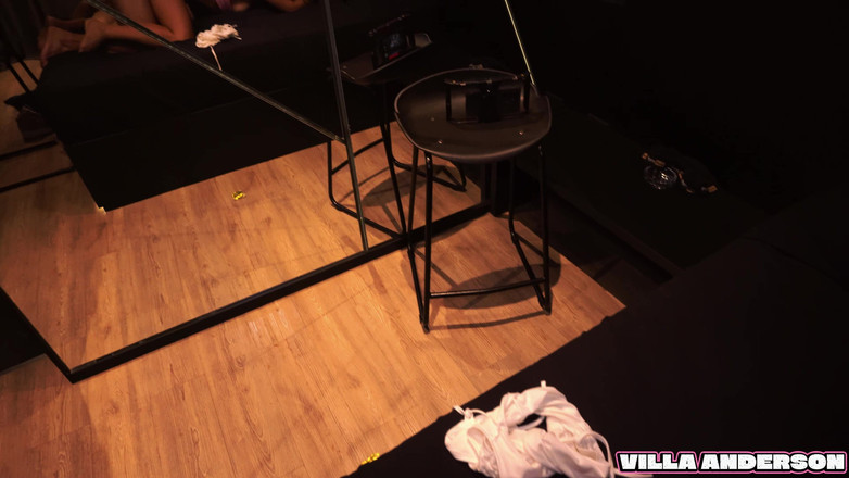 Young big apple: Mi Hanno Fatto Urlare, Con Una Doppia Penetrazione Vaginale