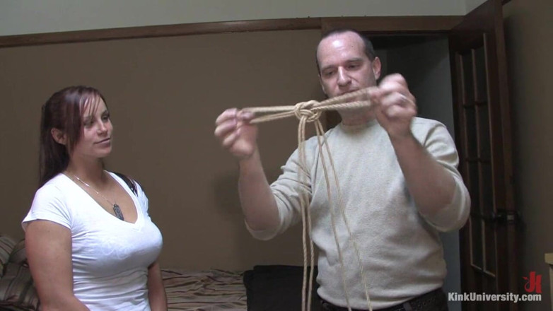 Kink University: 2 legami semplici che puoi imparare rapidamente