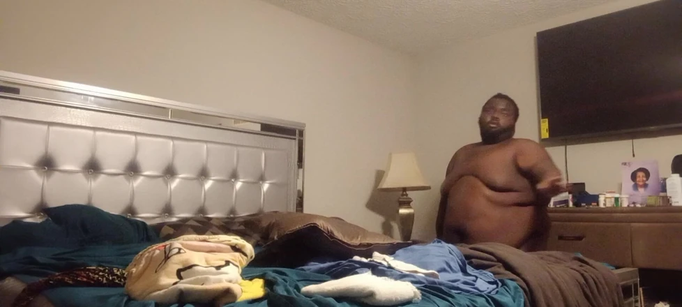 Andrew Adams: Я сосала дилдо между моими сиськами, пока мой рот не осыпался