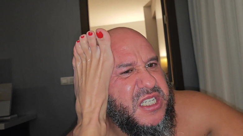 Danaxmuscles: Footjob dan fetish kaki yang
