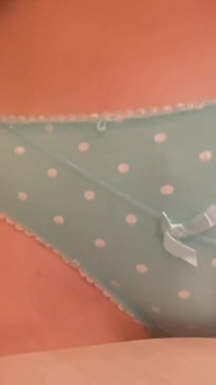 Omg! Orgasmus ohne hände. Heiße muschi reiben