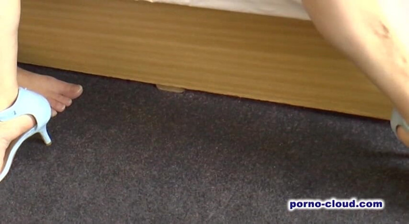 Porno Cloud: Mature slut gets double penetrated with two cucumbers before pussy...
