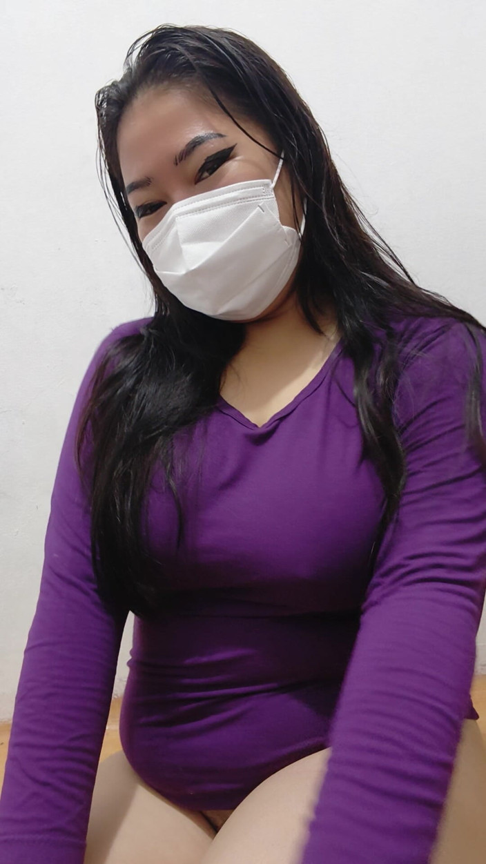 Purple sex: Góa phụ trêu chọc khi chơi âm hộ một mình