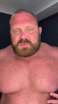 マッスル・ディが君を捕まえて、エッチだ