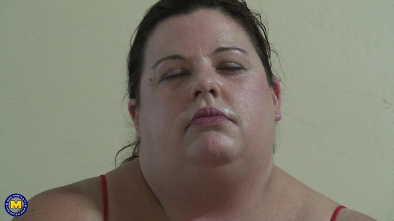 Mature NL: 胖熟女素人人妻享受跨人种性爱