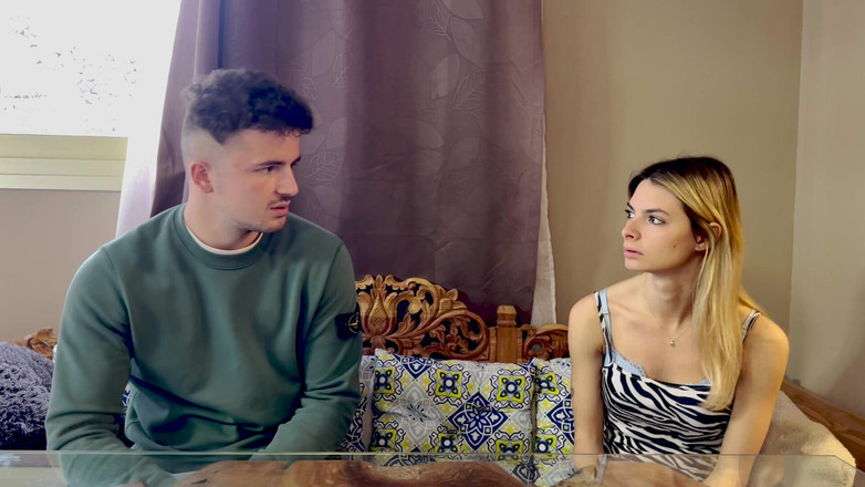 Tommy e Annika: 商人，年轻保姆。他用各种姿势硬起，用撬棍填满她