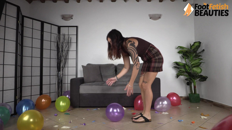 Foot Fetish HD: Irritated Babe Stomps Her Lovely Feet to Pop the Balloons...